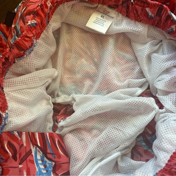 Vineyard Vines Red Blue Batik Shark Print Swim Trunks Shorts Mens Size XL - Picture 7 of 12